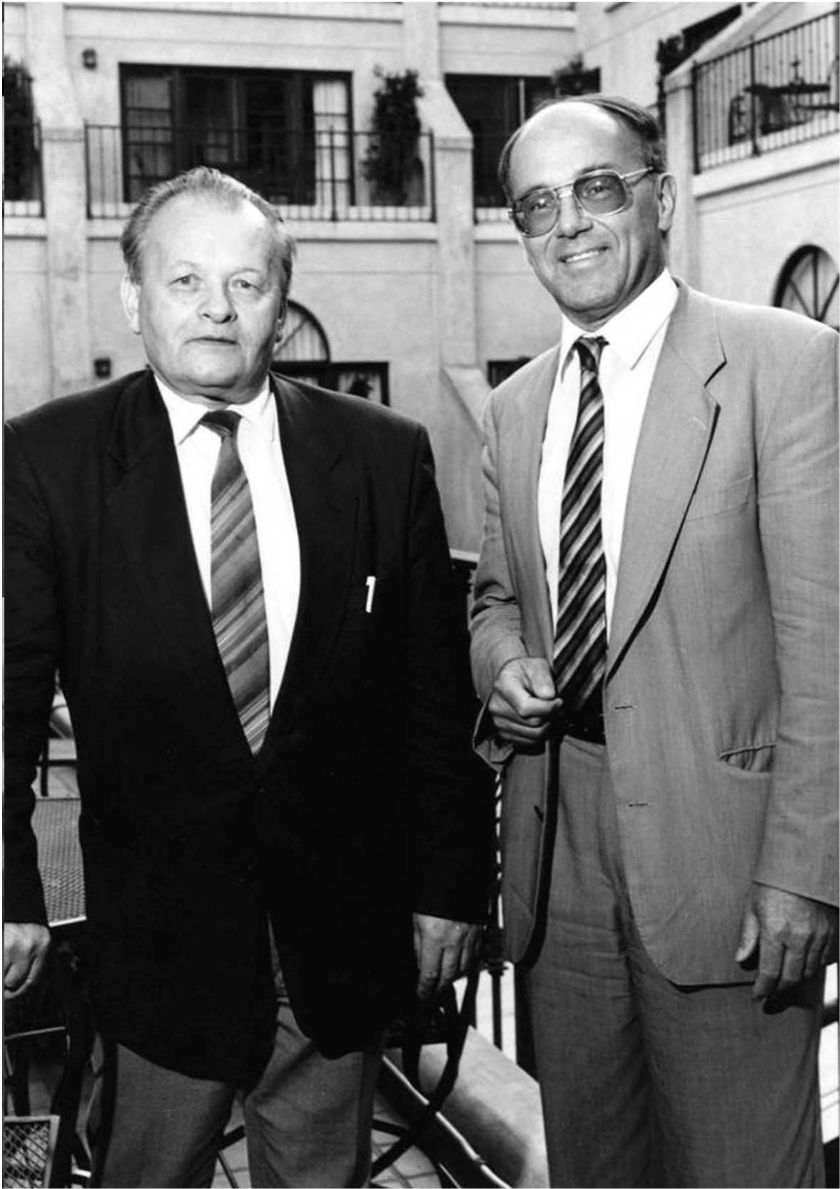 Antonín Holý s belgickým virologem Erikem De Clercqem v roce 1975